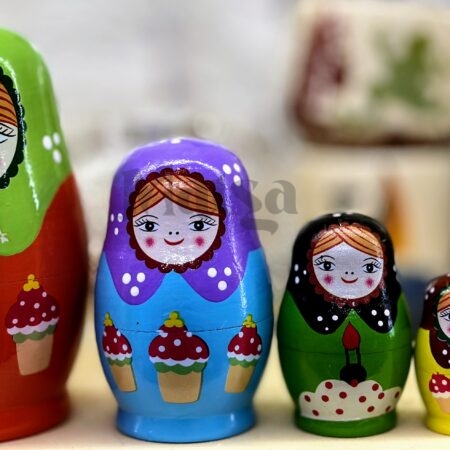 Матрьошка момиче